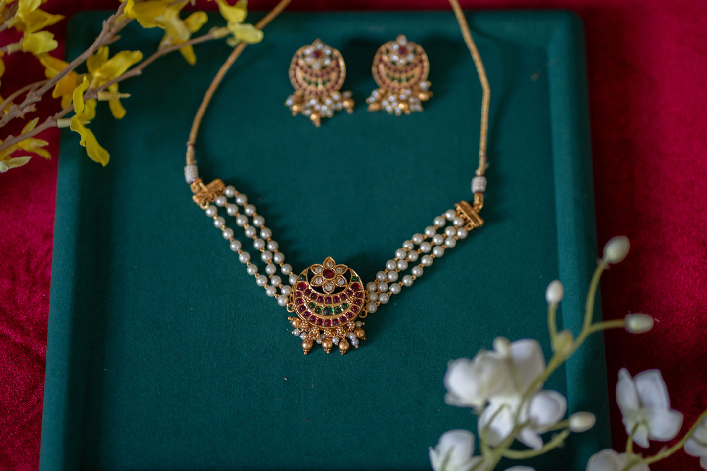 Swara Choker Set