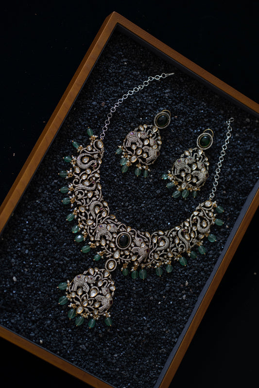 Eshita Necklace Set